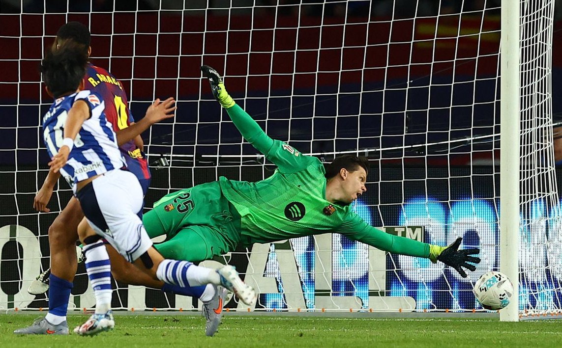 Historia lubi się powtarzać. Wojciech Szczęsny znów w bramce Barcelony, w środę zagra z PSG