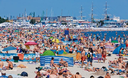„Mamy najazd Hunów” – pisała o Polakach przyjeżdżających „za 500+” nad polskie morze Anna Szulc w „N