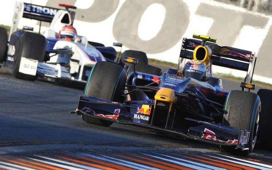 Kierowca BMW-Sauber Robert Kubica (z tyłu) i Sebastian Vettel (z przodu) Red Bull-Renault tuż przed 
