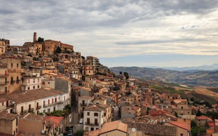 Sycylijskie miasto Cammarata rozdaje domy za darmo
