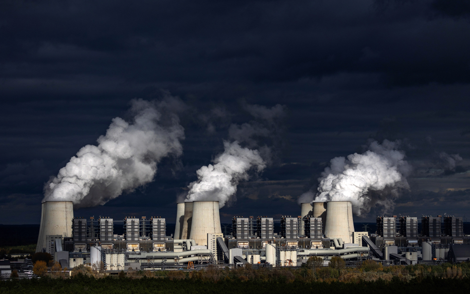 Elektrownia węglowa Jaenschwalde w Peitz na wschodzie Niemczech