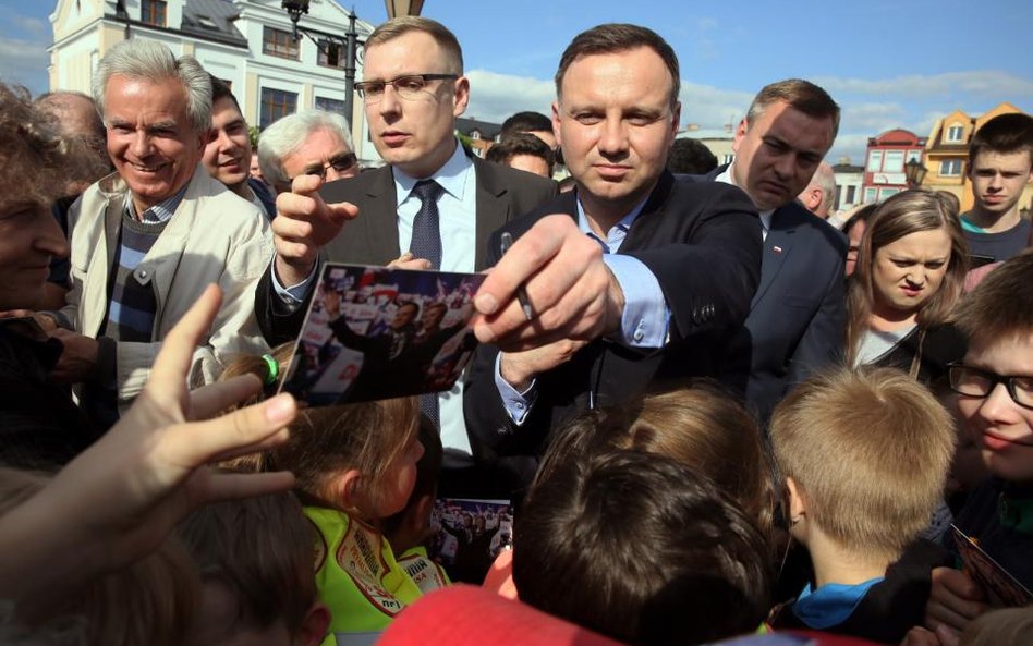 Małgorzata Kidawa-Błońska: Andrzej Duda obiecuje jak premier