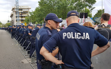 Szef NSZZ Policjantów: Na demonstracjach jest nas za dużo