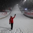 Kamil Stoch podczas symbolicznego pożegnania z polską publicznością po zakończeniu zawodów Pucharu Ś