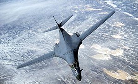 Bombowce USA u wybrzeży Półwyspu Koreańskiego