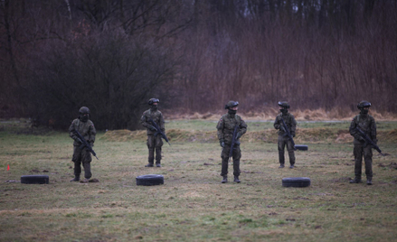 Żołnierze obrony terytorialnej w czasie ćwiczeń