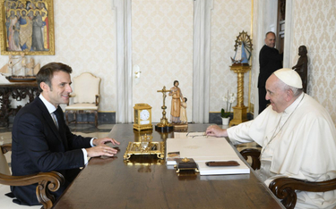 Paryski księgarz: Książka podarowana papieżowi nie pochodzi z wojennych grabieży