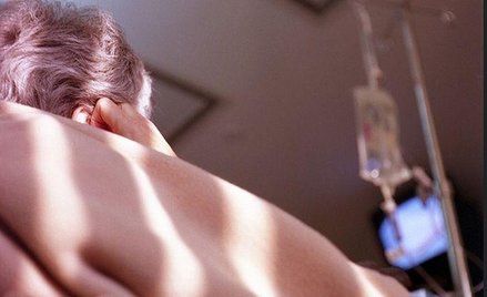 Brytyjski lekarz: najlepiej umrzeć na raka