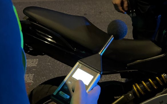 Policjanci prowadzili kontrole z użyciem sonometru