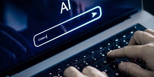 Bot zabija usługi. Popyt na których specjalistów stopniał najmocniej?