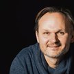 Prezesem i znaczącym akcjonariuszem 11 bit studios jest Grzegorz Miechowski.
