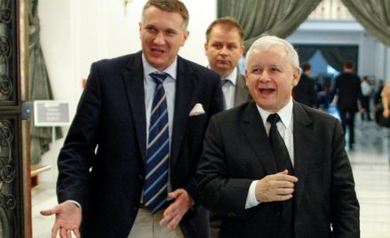 Odejście Przemysława Wiplera nie zabrało prowadzenia PiS