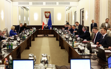 Premier Donald Tusk na posiedzeniu rządu w siedzibie KPRM w Warszawie