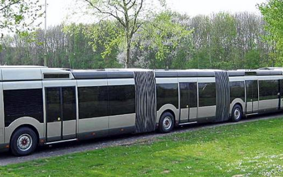 Pasażerów zabierze autobus wielkości tramwaju