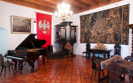 Zamek w Dębnie to wyjątkowa siedziba możnowładcza w skali Małopolski.