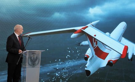 Prezentacja raportu podkomisji ds. katastrofy smoleńskiej, na zdjęciu Antoni Macierewicz (PiS)