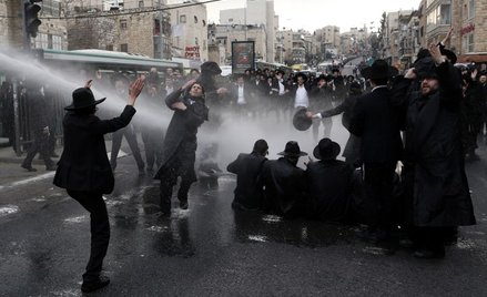 Protest ortodoksyjnych Żydów. Użyto armatek