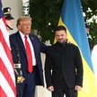 Donald Trump i Wołodymyr Zełenski przed Białym Domem