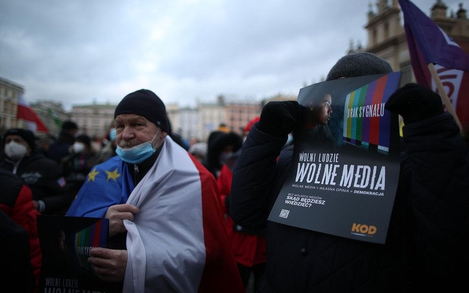 Protest przeciwko „lex TVN” w Krakowie