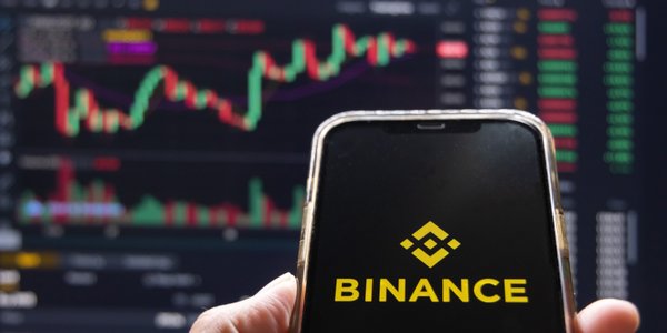 Binance uderza w ścianę tuż przed terminem. Giełda kryptowalut ograniczy usługi