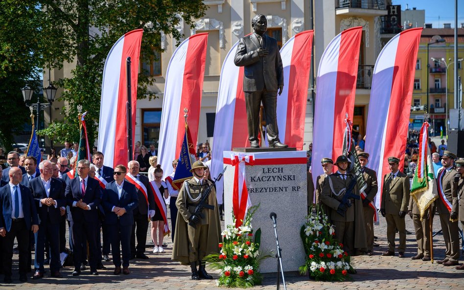 Odsłonięcie pomnika Lecha Kaczyńskiego. Incydent w Tarnowie