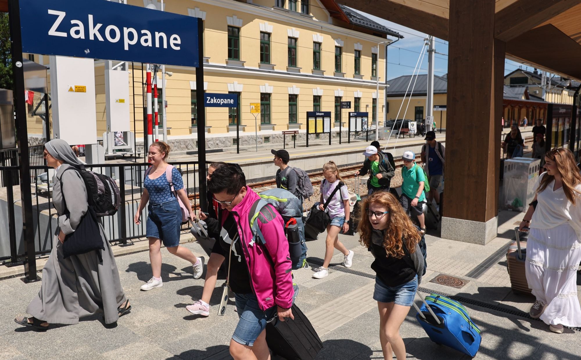 Wakacje 2025. Polska droższa od Teneryfy, ale Zakopane zaskakuje konkurencyjnymi cenami