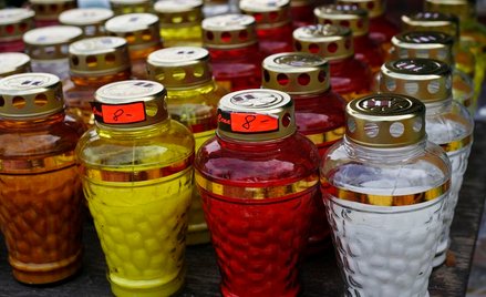 KAS wykryła milionowe oszustwa na zniczach