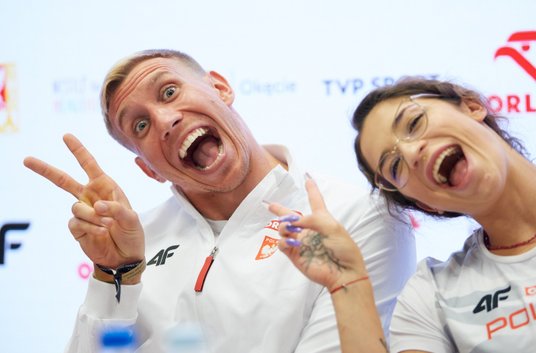 Piotr Lisek i Ewa Swoboda na konferencji prasowej