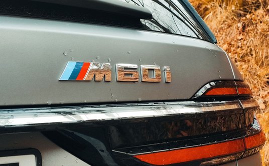 BMW X7 M60i