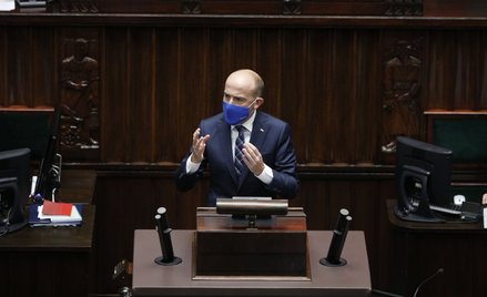 Sondaż: Polacy ufają bardziej opozycji niż rządowi