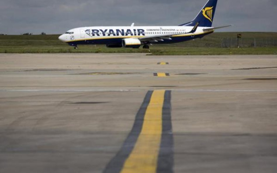 Ryanair zmienia się, ale powoli