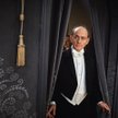 Jan Peszek jako filmowy Tytus Ceglarski wypowiada się o fladze Polski bez nabożeństwa. Jako Jan Pesz