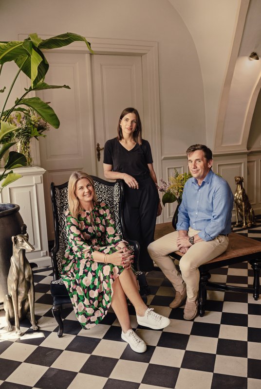 Małgorzata, Ewelina i Andrzej Tracz, właściciele Pałacu Mojęcice.