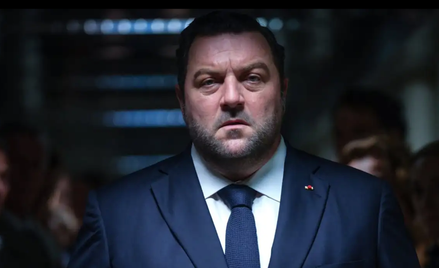 Denis Ménochet jako prezydent Francji w filmie „Jupiter”
