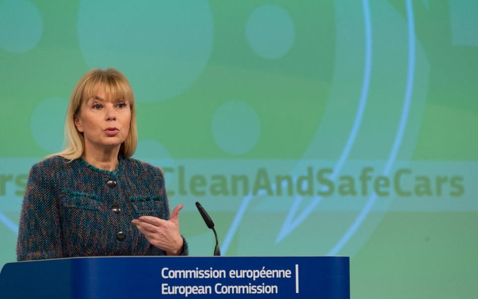 Elżbieta Bieńkowska, komisarz UE: Dieselgate wciąż truje polskie miasta