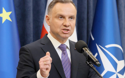 Prezydent Andrzej Duda kilka dni po podpisaniu ustawy o komisji złożył projekt jej nowelizacji. Na r