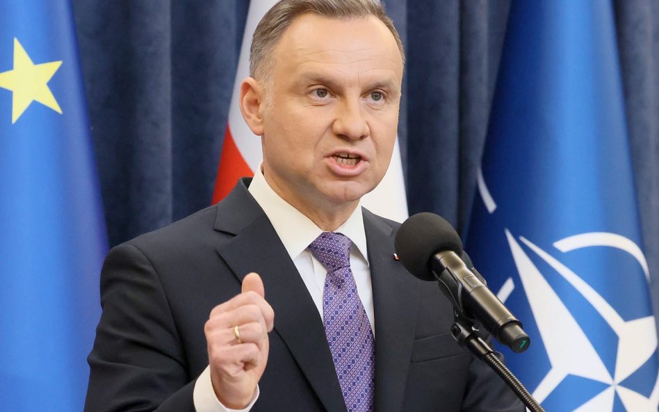 Prezydent Andrzej Duda kilka dni po podpisaniu ustawy o komisji złożył projekt jej nowelizacji. Na r