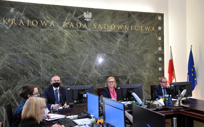I Prezes Sądu Najwyższego Małgorzata Manowska podczas posiedzenia Krajowej Rady Sądownictwa