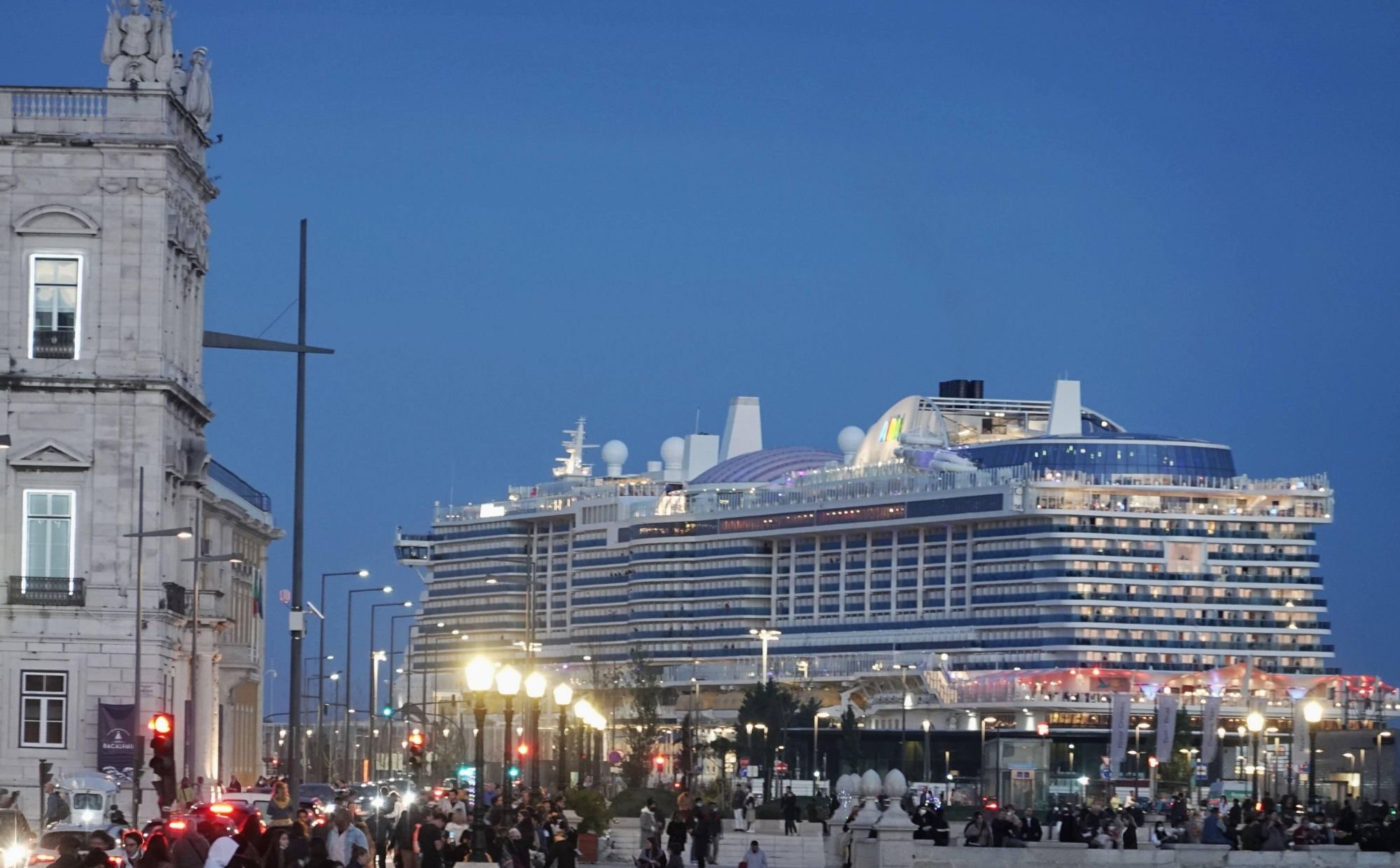 Turyści ciekawi rejsów, armatorom przybywa nowych klientów