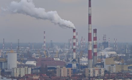 Sektor finansowy w ciągu roku obniżył emisje operacyjne. Ale stanowią one zaledwie promil jego rzecz
