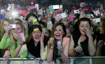 Australijskie fanki Biebera (piosenkarz przebywa obecnie z tournee w tym kraju)