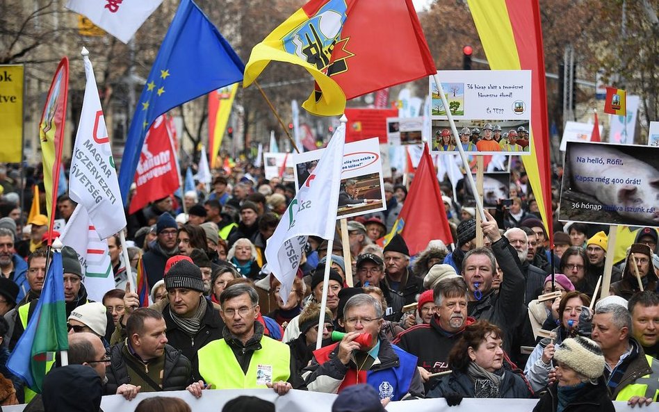 Węgrzy protestują przeciwko "prawu o niewolnictwie"