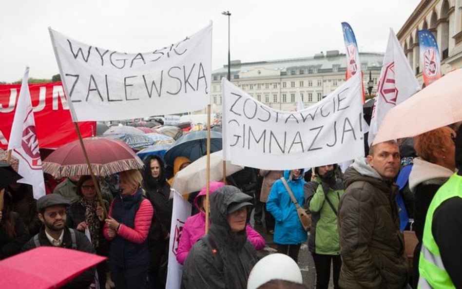 Październikowy protest nauczycieli przeciwko reformie systemu oświaty