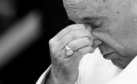 Papież Franciszek nie żyje