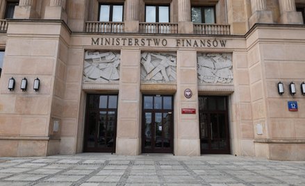 Najwięcej wniosków o przeliczenie stażu pracy wpłynęło w Ministerstwie Finansów  - złożyło je 295 pr