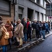 Przedterminowe wybory parlamentarne w Serbii. Na zdjęciu kolejka do lokalu wyborczego