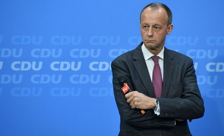 Kandydat na następcę Merkel zarabia milion euro rocznie