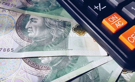 Z rozporządzenia do ustawy. Skarbówka naprawia przepisy o rozliczaniu pensji