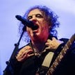 Robert Smith z The Cure podcas koncertu