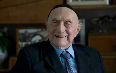 Israel Krystal, urodzony  w Żarnowie, trafił do Księgi Guinnessa  jako najstarszy mężczyzna  na świe